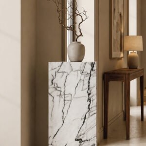Bahr Plinth