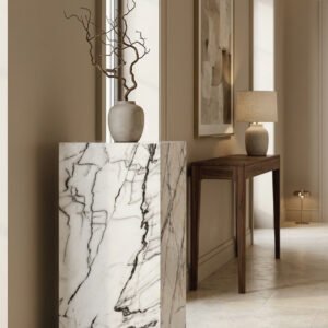 Bahr Plinth